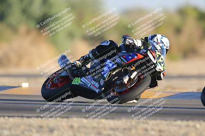 media/Nov-19-2023-CVMA (Sun) [[1f3d1b7ccb]]/Race 17 Amateur Supersport Middleweight/